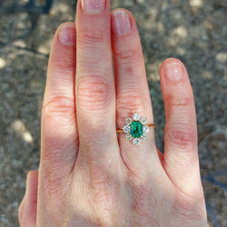 Bague Marguerite en or jaune, émeraude et diamants - Castafiore