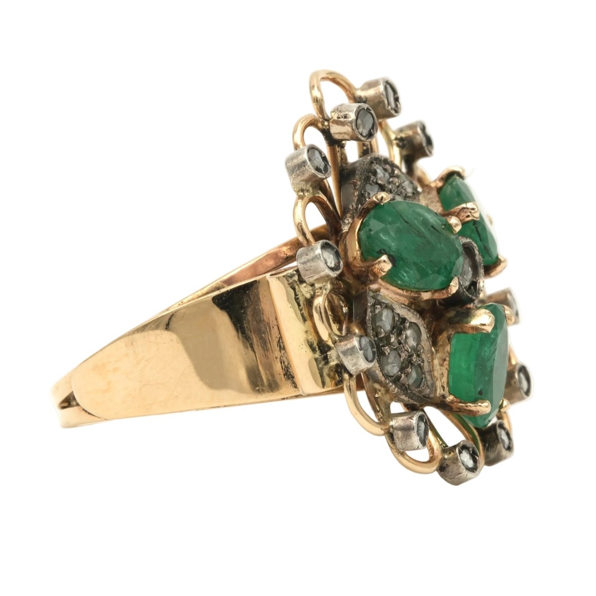 Bague Marguerite en or jaune, émeraudes et diamants - Castafiore