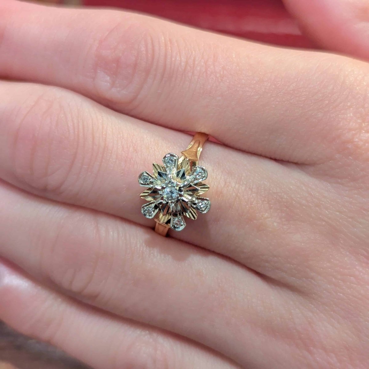 Bague Marguerite en or jaune et diamants - Castafiore