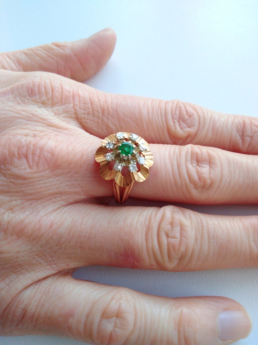 Bague Marguerite en or jaune, or blanc, émeraude, et diamants - Castafiore