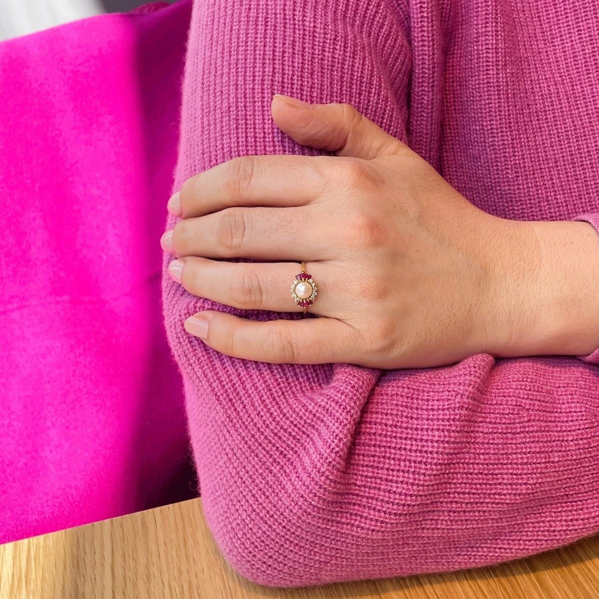 Bague en or blanc 18 carats en rubis et diamants Bague en or blanc 18 carats en rubis et diamants