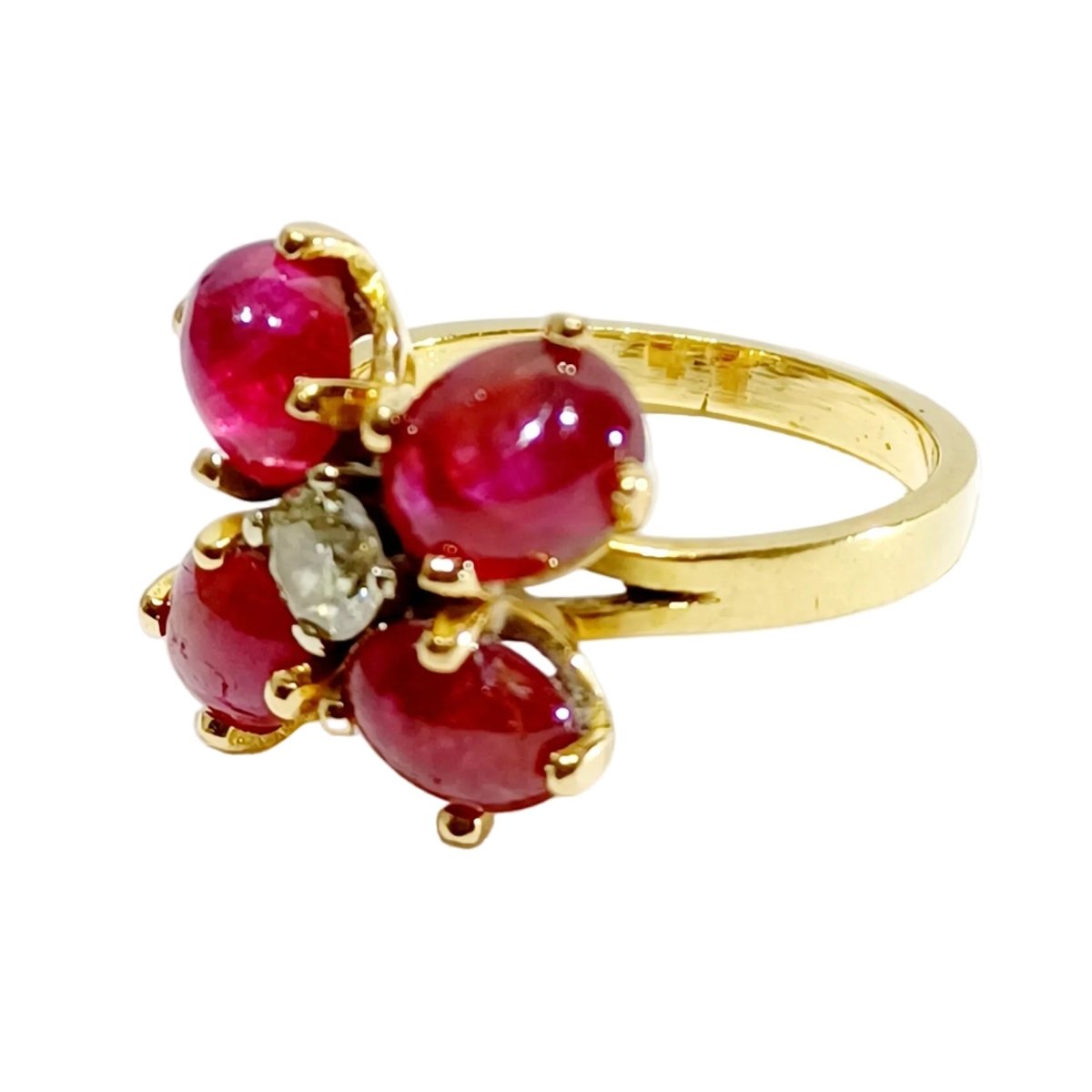 Bague Marguerite en or jaune, rubis et diamant - Castafiore