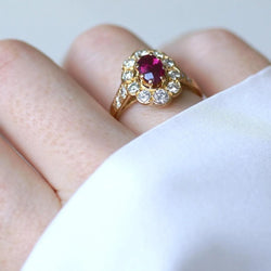 Bague Marguerite en or jaune, rubis et diamants - Castafiore