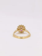 Bague Marguerite en or jaune, saphir et diamants - Castafiore