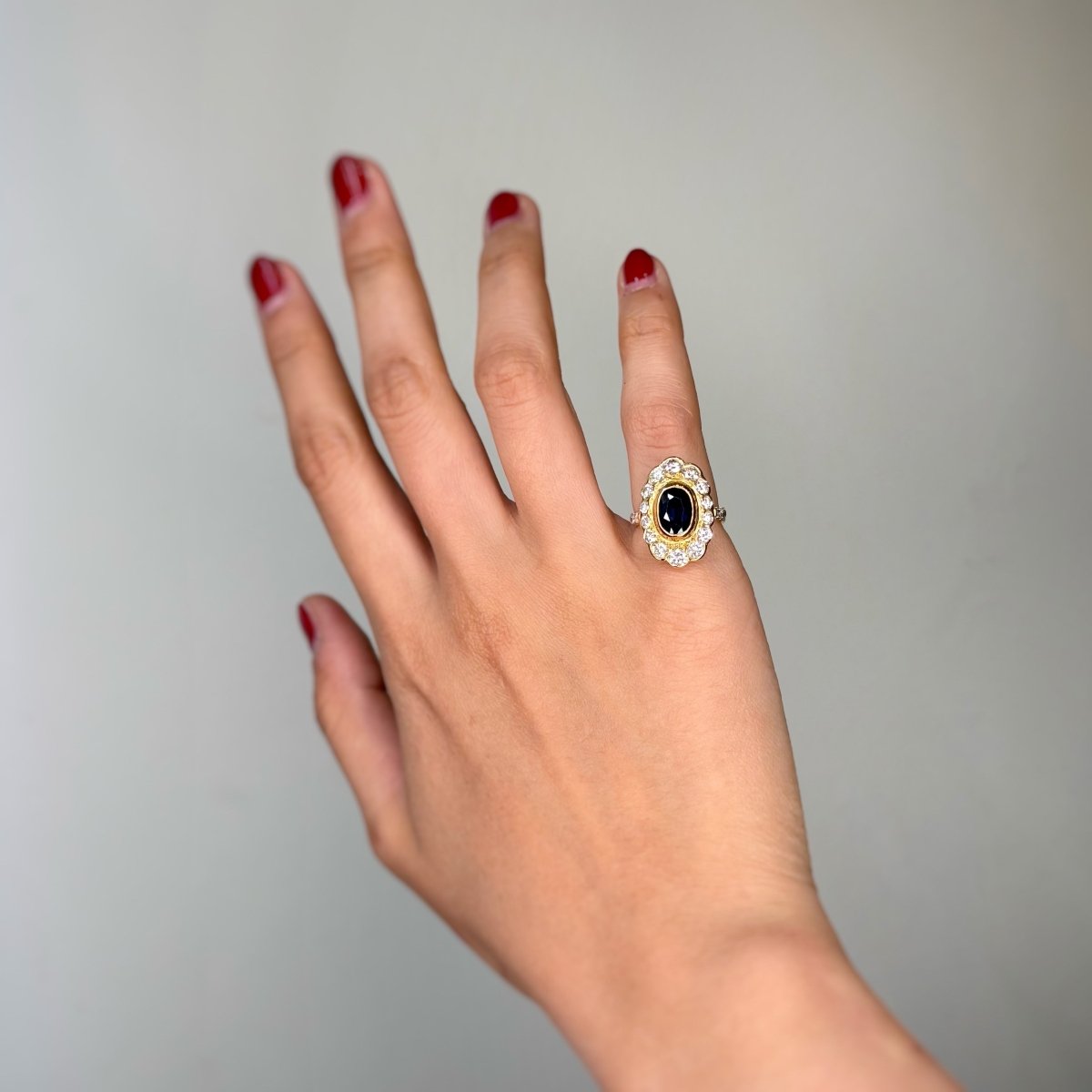 Bague Marguerite en or jaune, saphir et diamants - Castafiore
