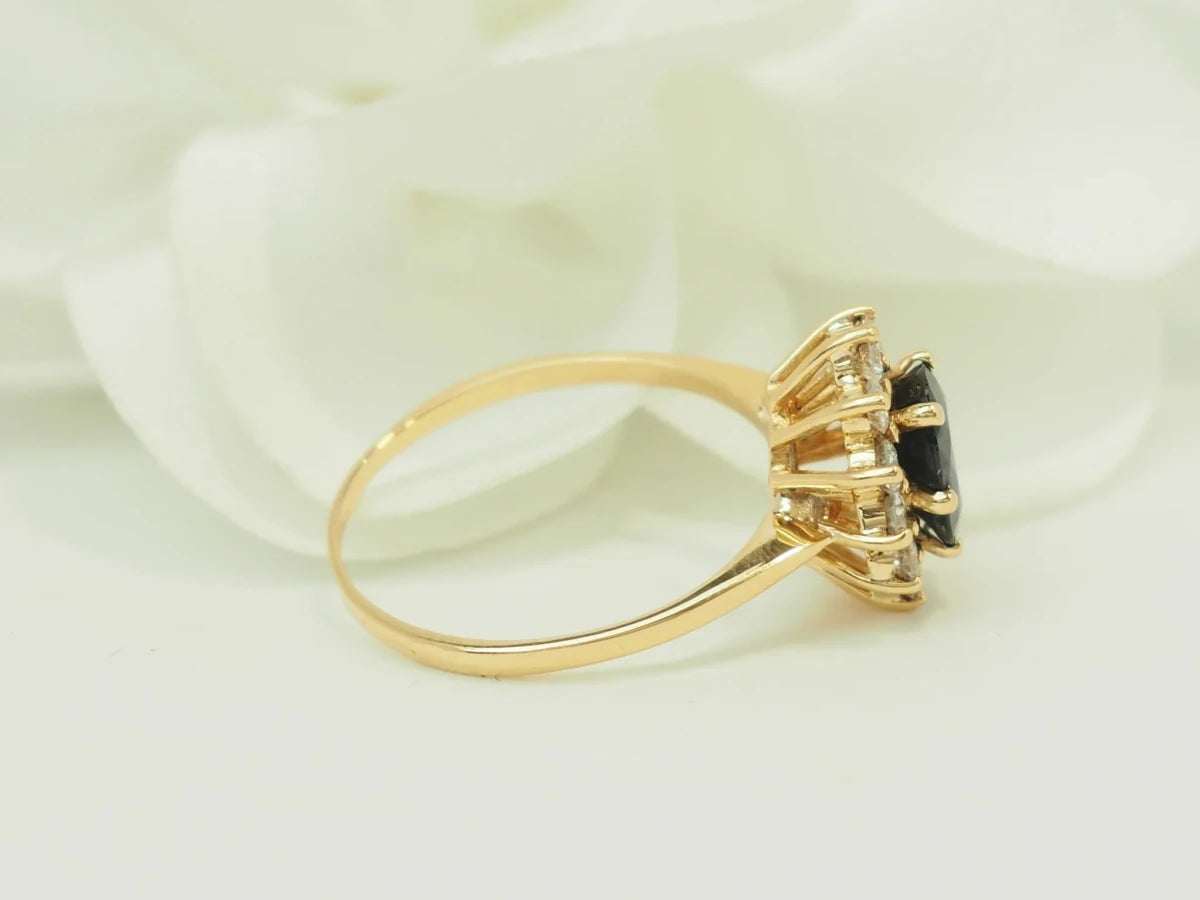 Bague Marguerite en or jaune, saphir et diamants - Castafiore