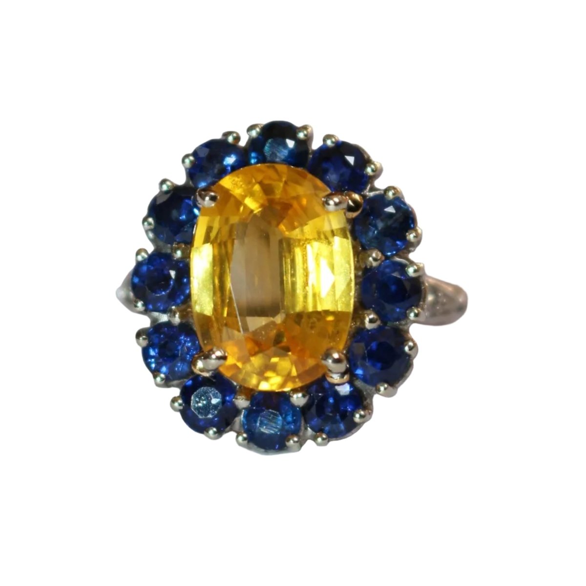 Bague Marguerite en or jaune, saphirs, et diamants - Castafiore