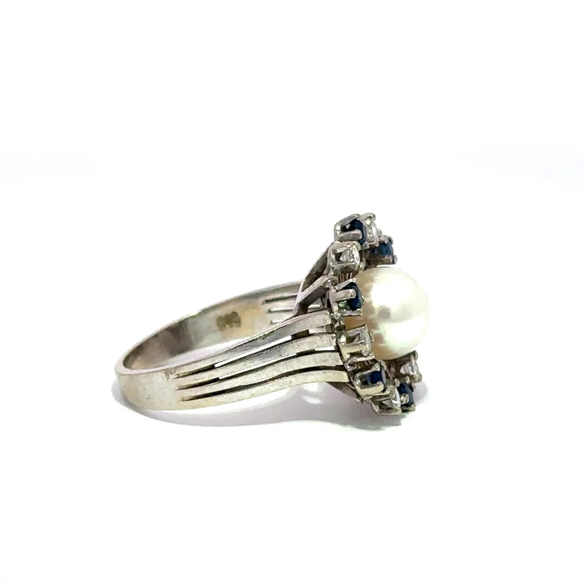 Bague Marguerite en or, perle, saphirs et diamants - Castafiore