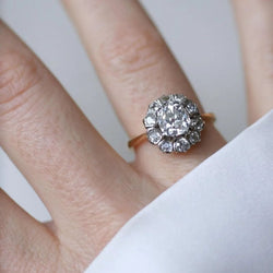 Bague Marguerite en or, platine et diamants - Castafiore