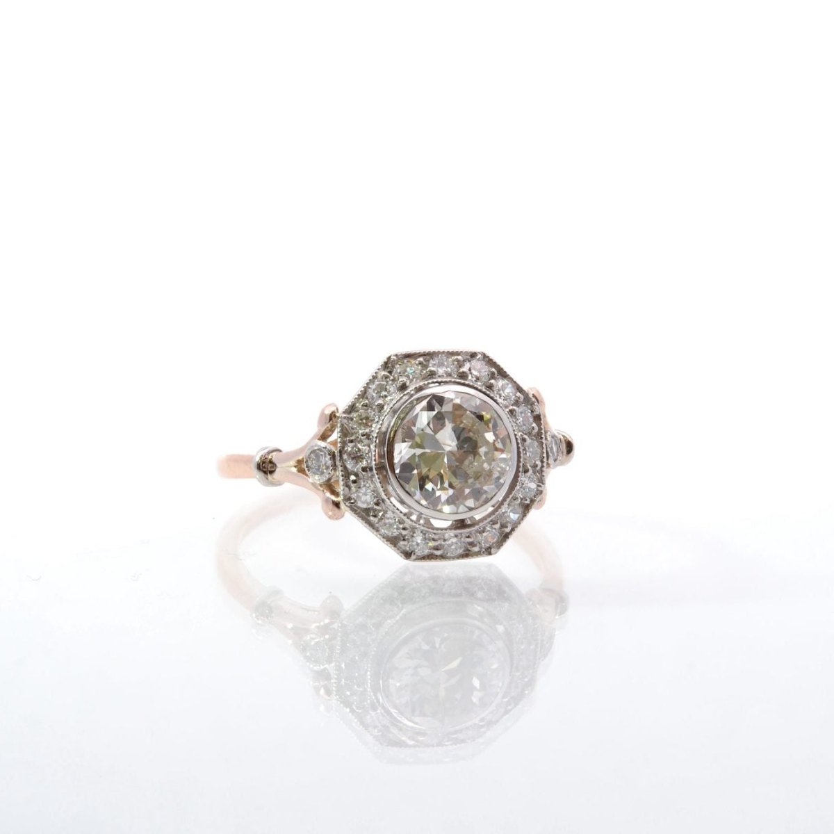 Bague Marguerite en or rose, platine et diamants - Castafiore
