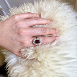 Bague Marguerite en or rose, rubis et diamants - Castafiore