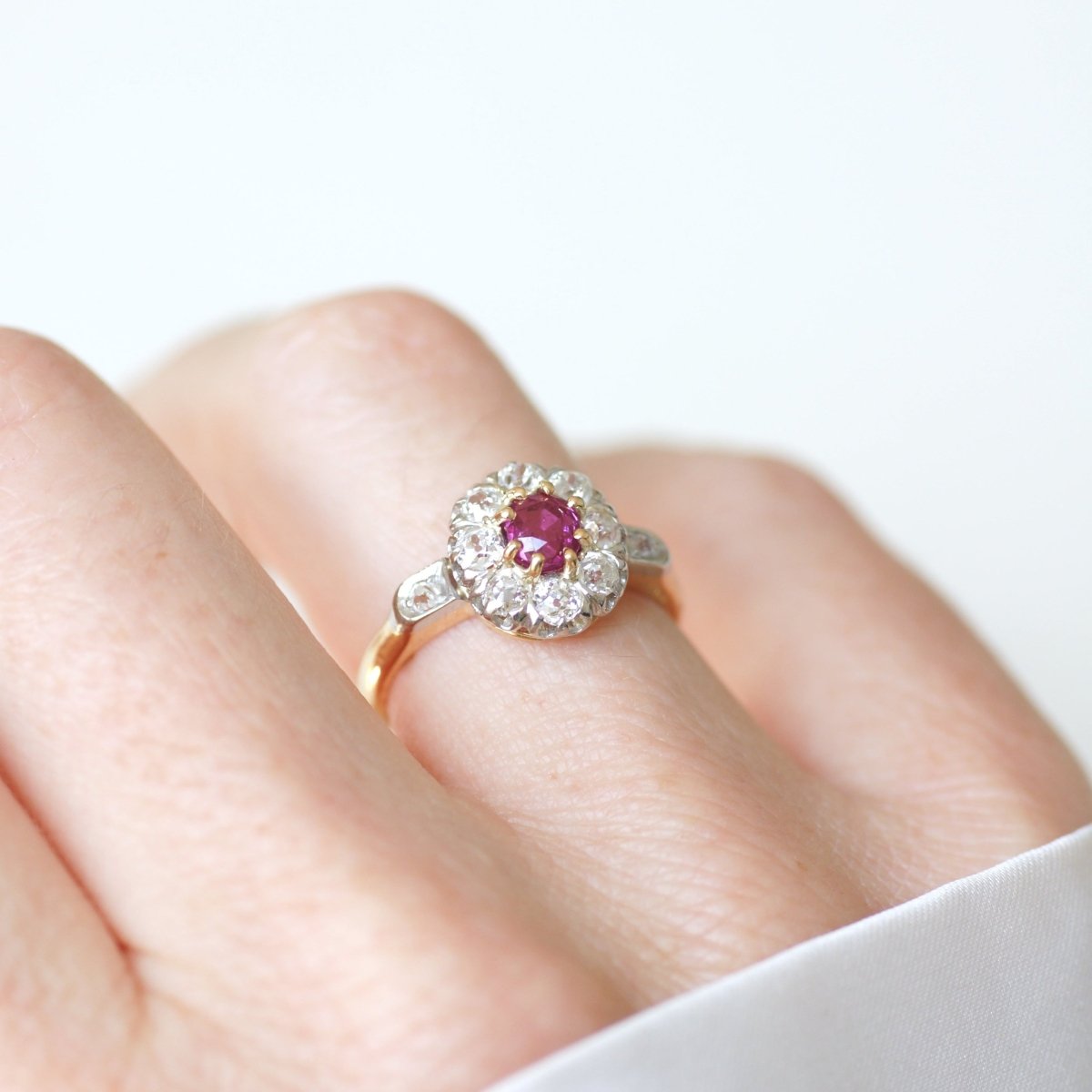 Bague Marguerite en or rose, rubis et diamants - Castafiore