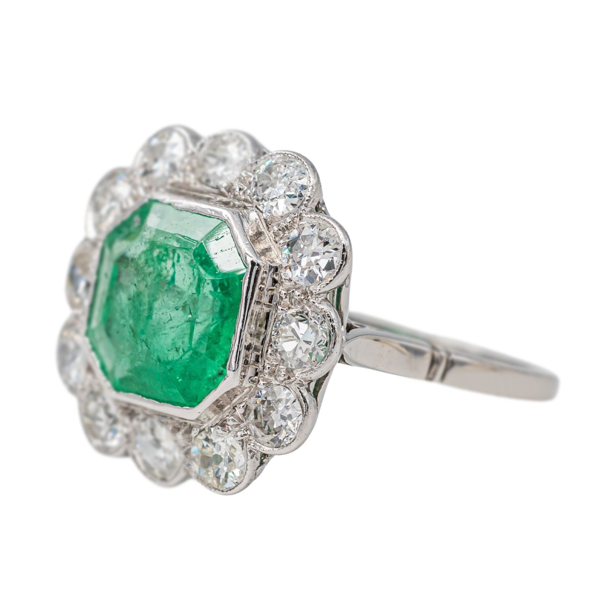 Bague Marguerite en platine, émeraude et diamant - Castafiore