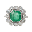 Bague Marguerite en platine, émeraude et diamant - Castafiore