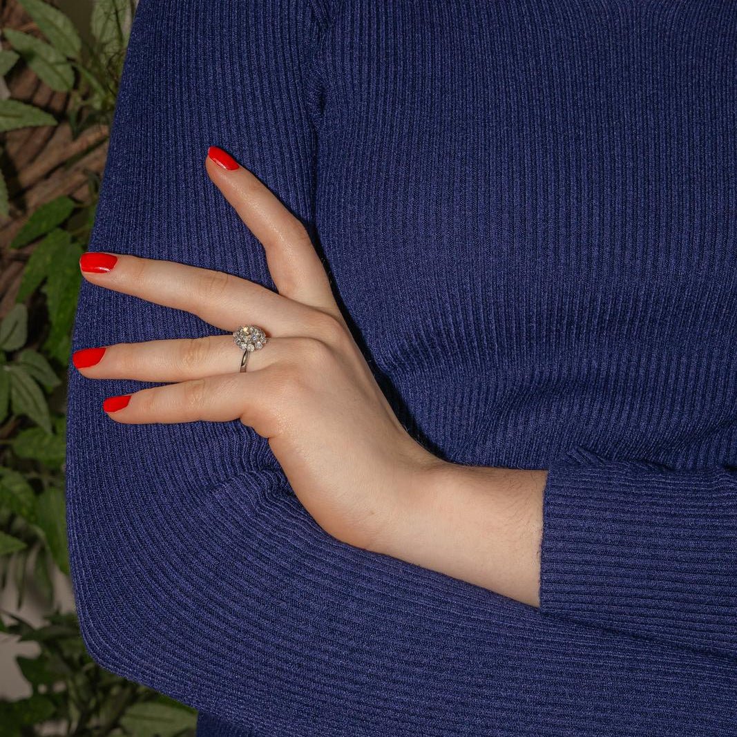 Bague Marguerite en platine et diamants - Castafiore