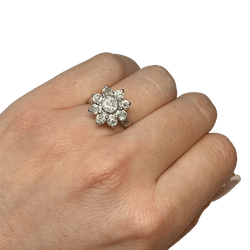 Bague Marguerite en platine et diamants - Castafiore