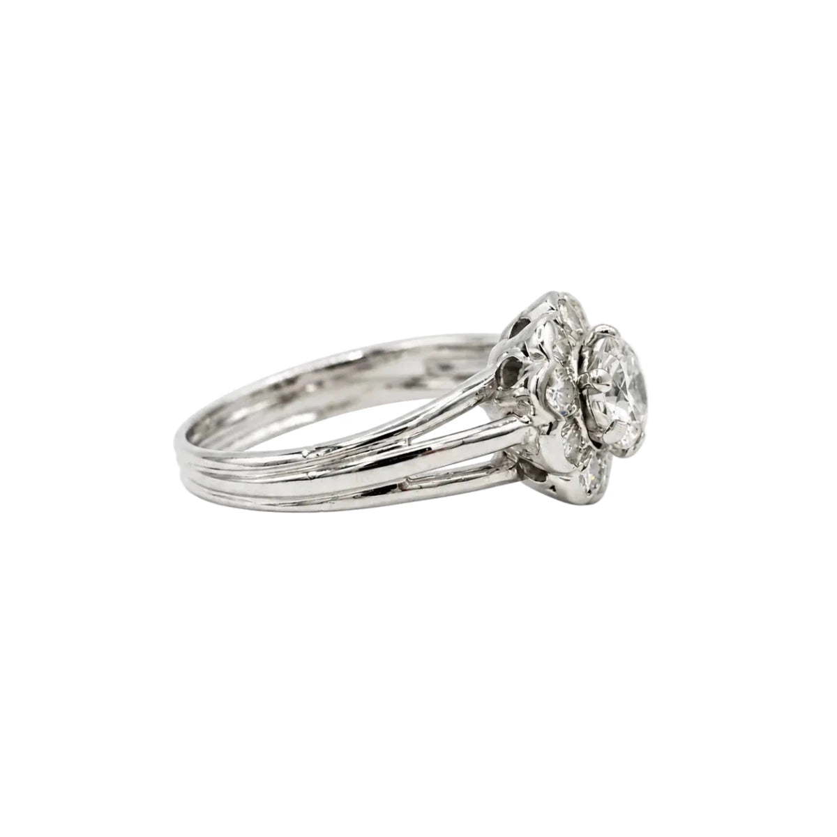 Bague Marguerite en platine et diamants - Castafiore