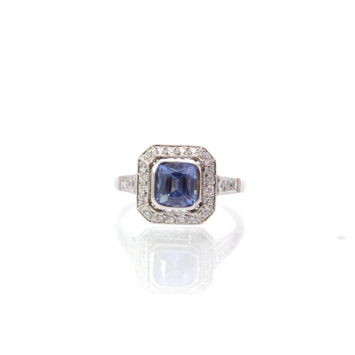 Bague Marguerite en platine, saphir et diamants - Castafiore