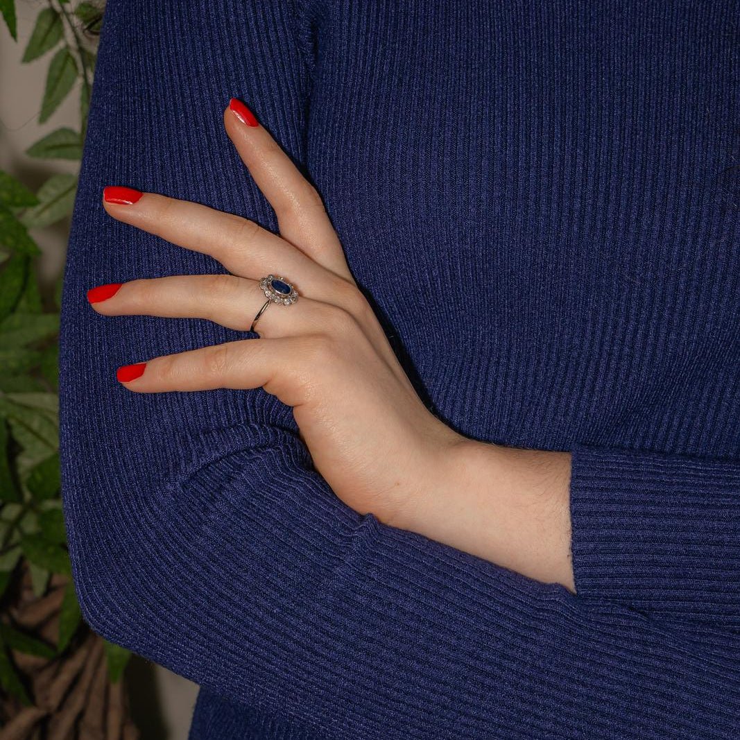 Bague Marguerite en platine, saphir et diamants - Castafiore