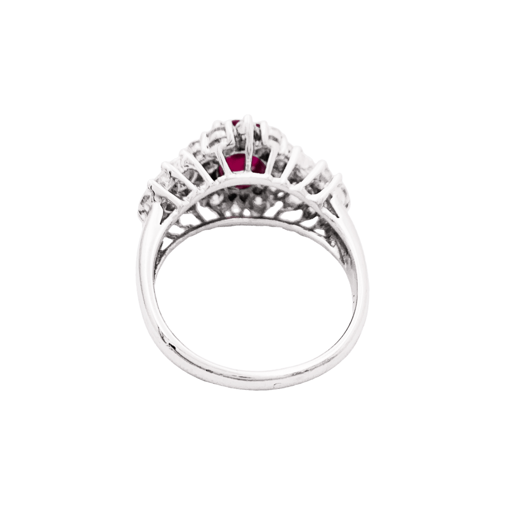 Bague Marguerite or blanc, rubis et diamants. - Castafiore