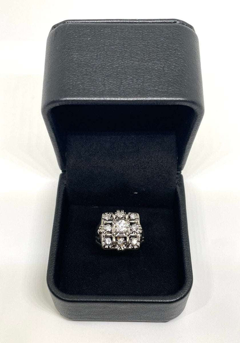 Bague marguerite or gris et diamant central 0,45 cts - Castafiore