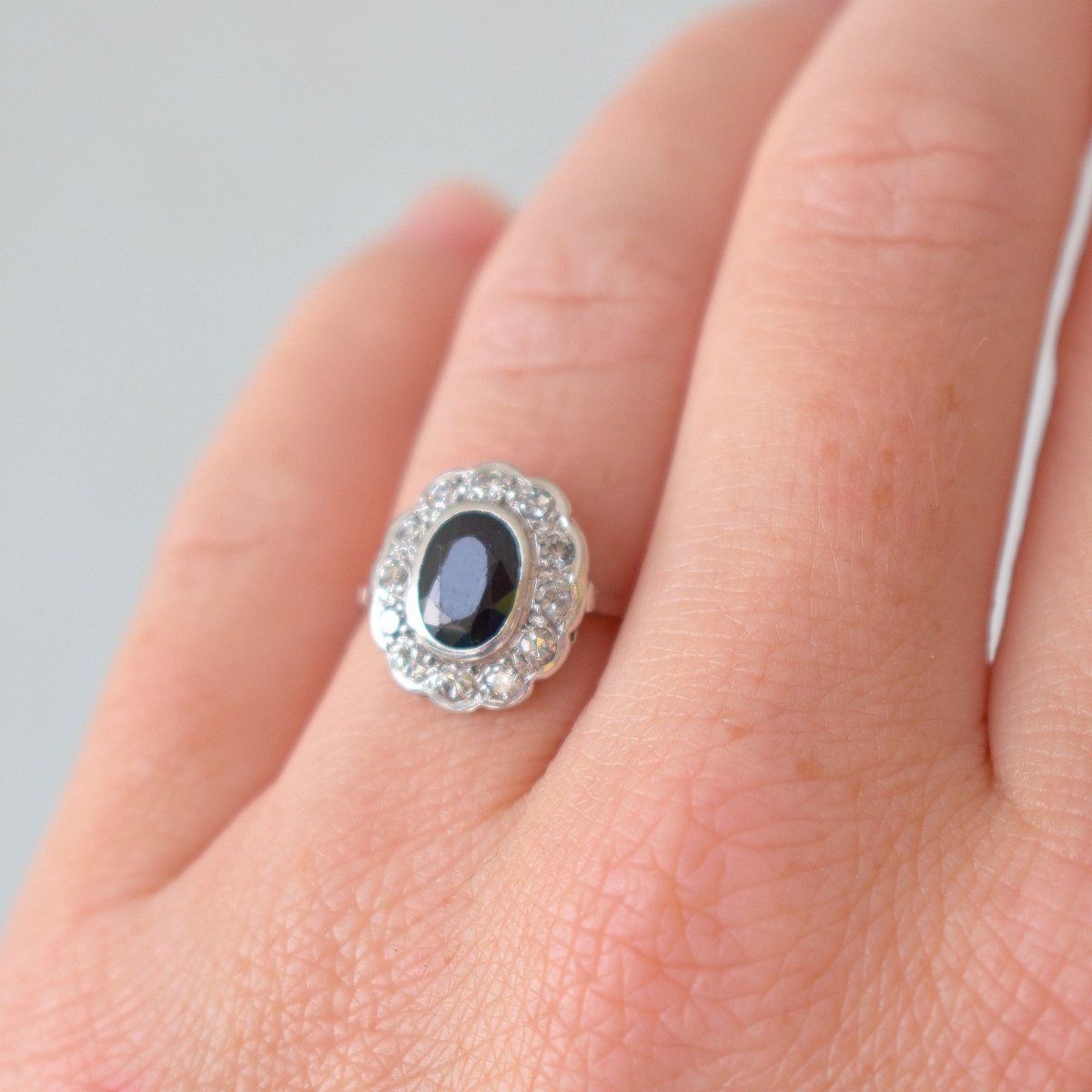 Bague Marguerite Or Saphir et Diamants - Art Déco - Castafiore