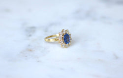 Bague Marguerite Saphir Ceylan 1.70 Cts et Diamants sur Or jaune - Castafiore