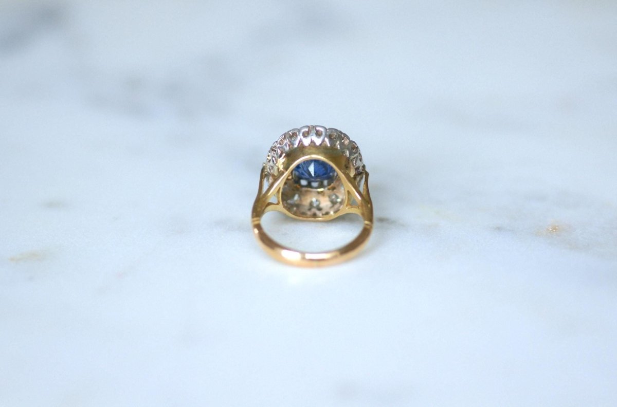 Bague Marguerite Saphir de Ceylan 4,50 Cts et Diamants - Castafiore