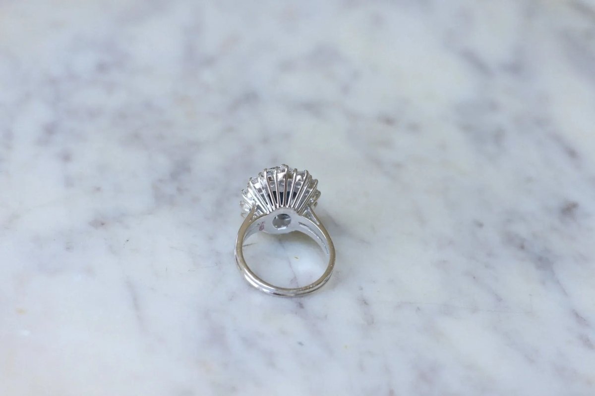 Bague Marguerite Saphir Entourage Diamants Or Blanc - Castafiore