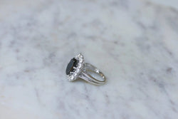 Bague Marguerite Saphir Entourage Diamants Or Blanc - Castafiore