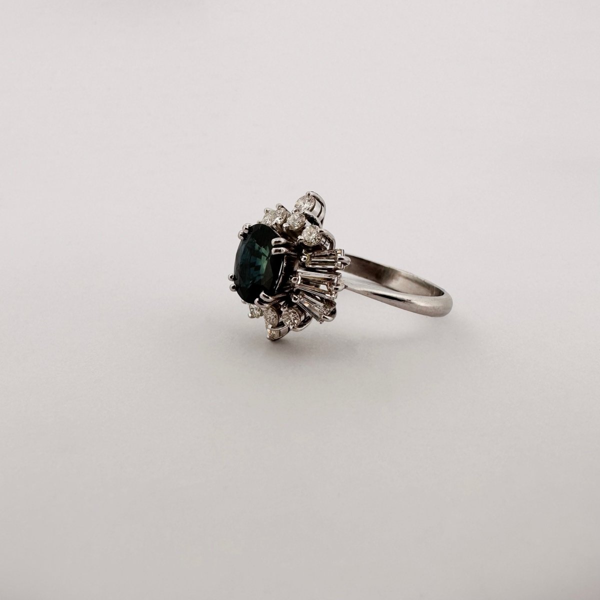 Bague Marguerite saphir et diamants en platine