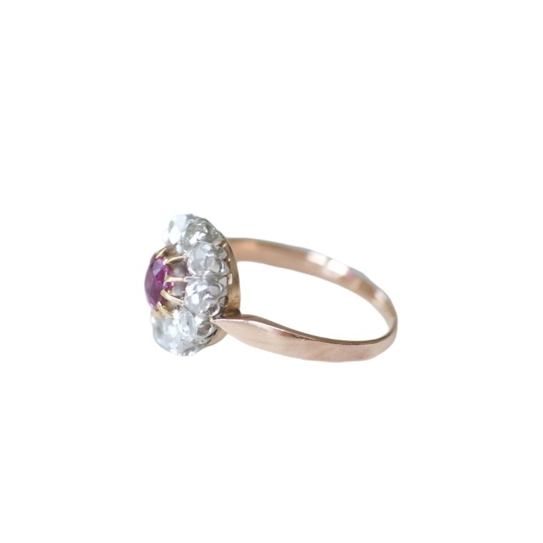 Bague marguerite saphir rose entourage diamants - Castafiore