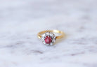 Bague marguerite spinelle rouge entourage diamants - Castafiore