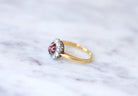 Bague marguerite spinelle rouge entourage diamants - Castafiore