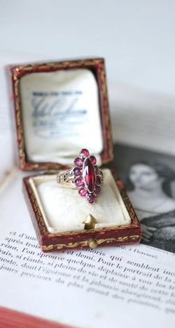 Bague Marquise Ancienne Or Rose et Grenats de Perpignan - Castafiore