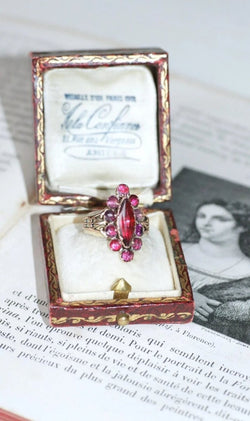 Bague Marquise Ancienne Or Rose et Grenats de Perpignan - Castafiore