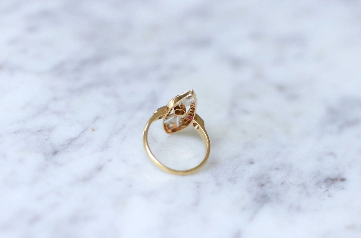 Bague Marquise Art Deco perle, diamants & rubis - Castafiore