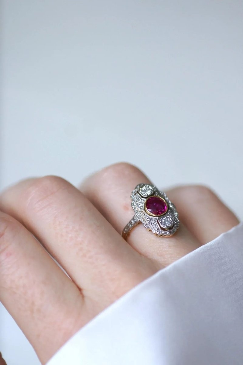 Bague Marquise Art Déco Rubis Birman et Diamants - Castafiore