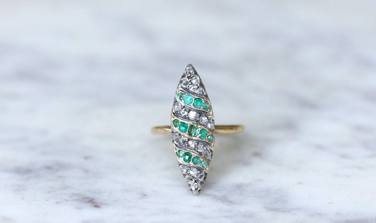 Bague marquise émeraudes et diamants - Castafiore