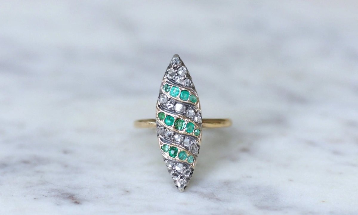 Bague marquise émeraudes et diamants - Castafiore