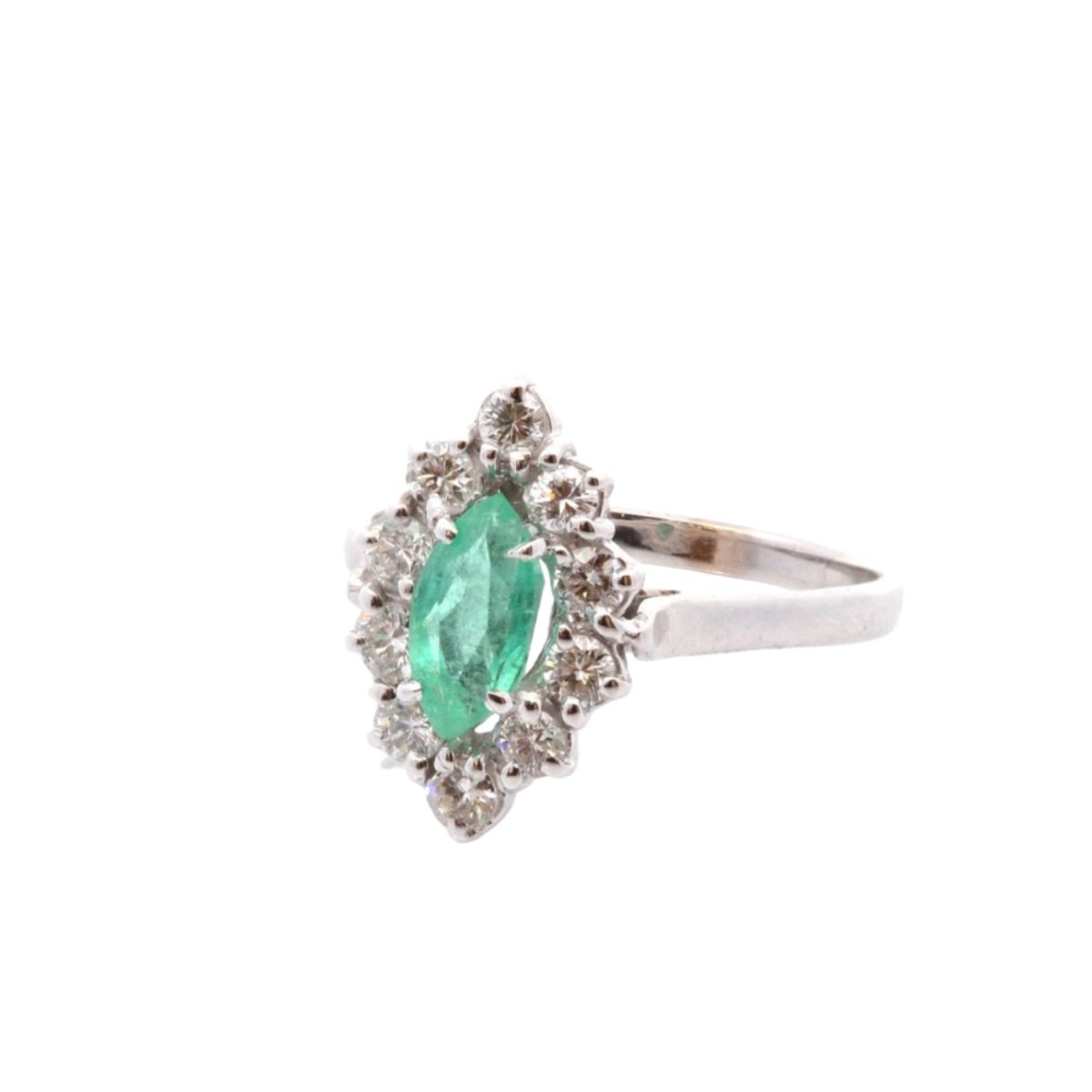 Bague Marquise en or blanc, émeraude et diamants - Castafiore