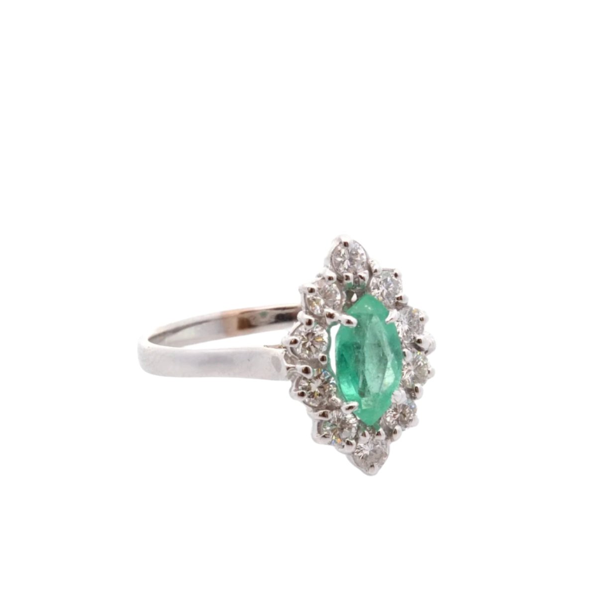 Bague Marquise en or blanc, émeraude et diamants - Castafiore