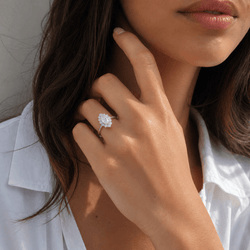 Bague Marquise en or blanc et diamants - Castafiore