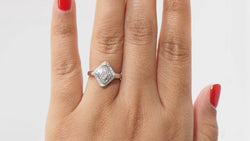 Bague marquise en or blanc et diamants - Castafiore