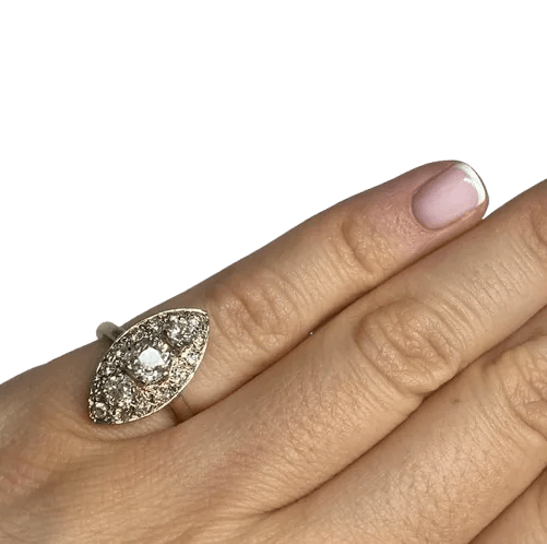 Bague Marquise en or blanc et diamants - Castafiore