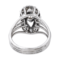 Bague Marquise en or blanc et diamants - Castafiore