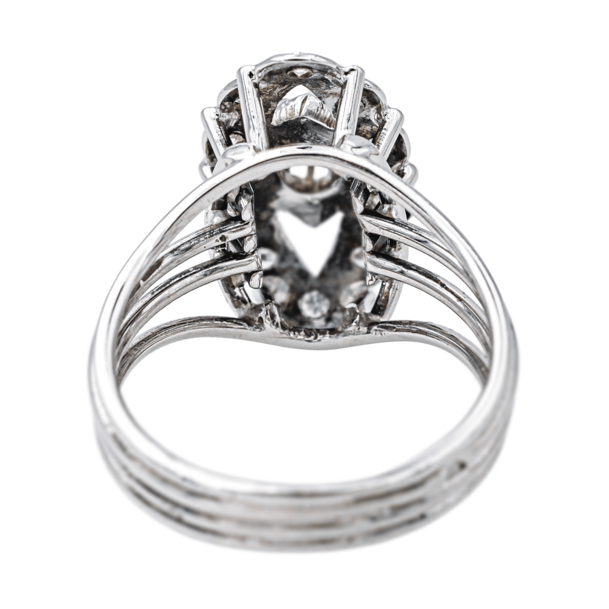 Bague Marquise en or blanc et diamants - Castafiore