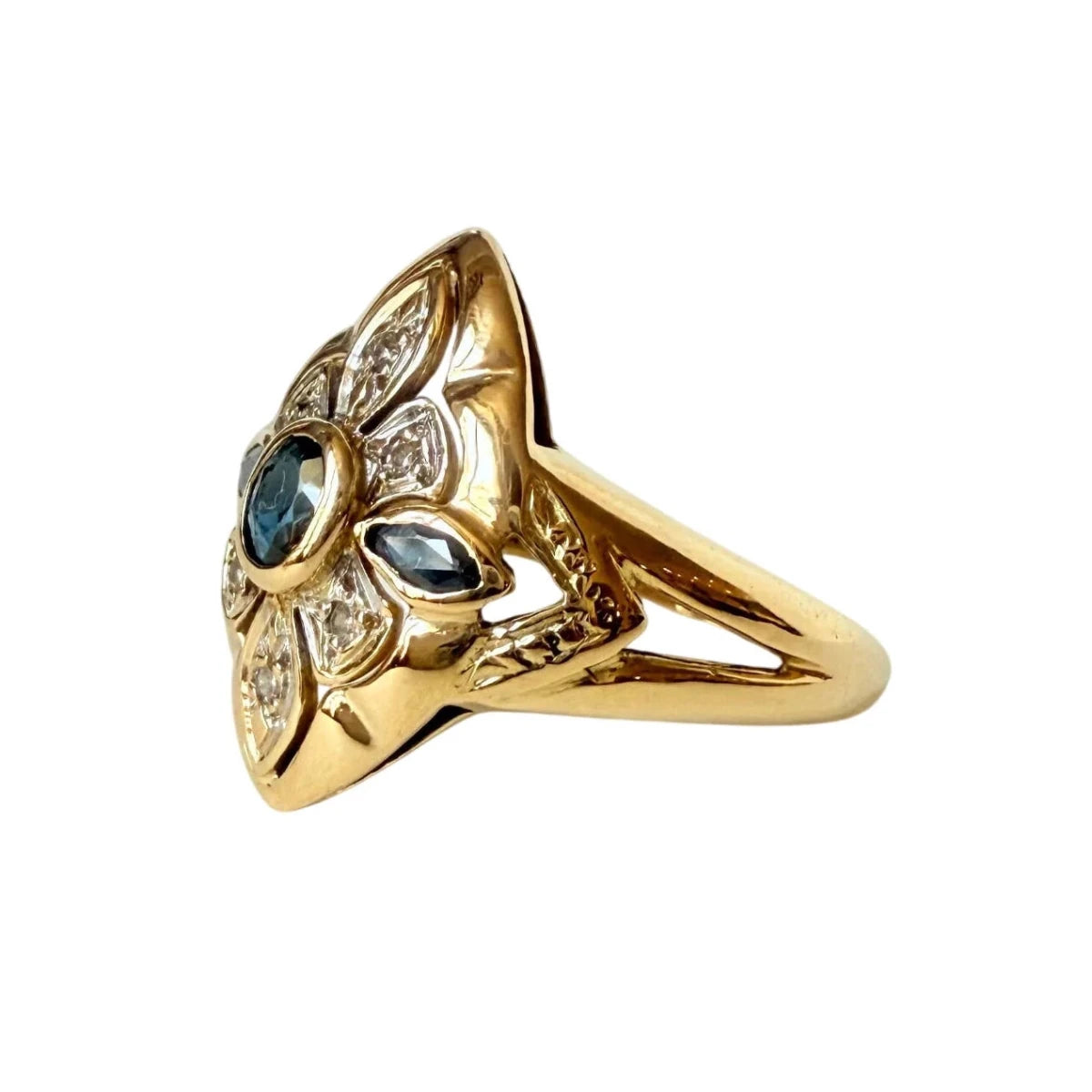 Bague Marquise en or blanc, or jaune, saphirs et diamants - Castafiore