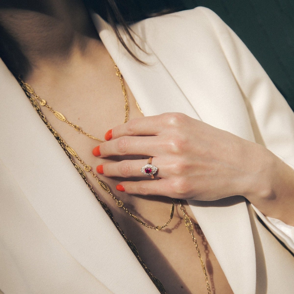 Bague Marquise en or blanc, or rose, rubis birman et diamants - Castafiore