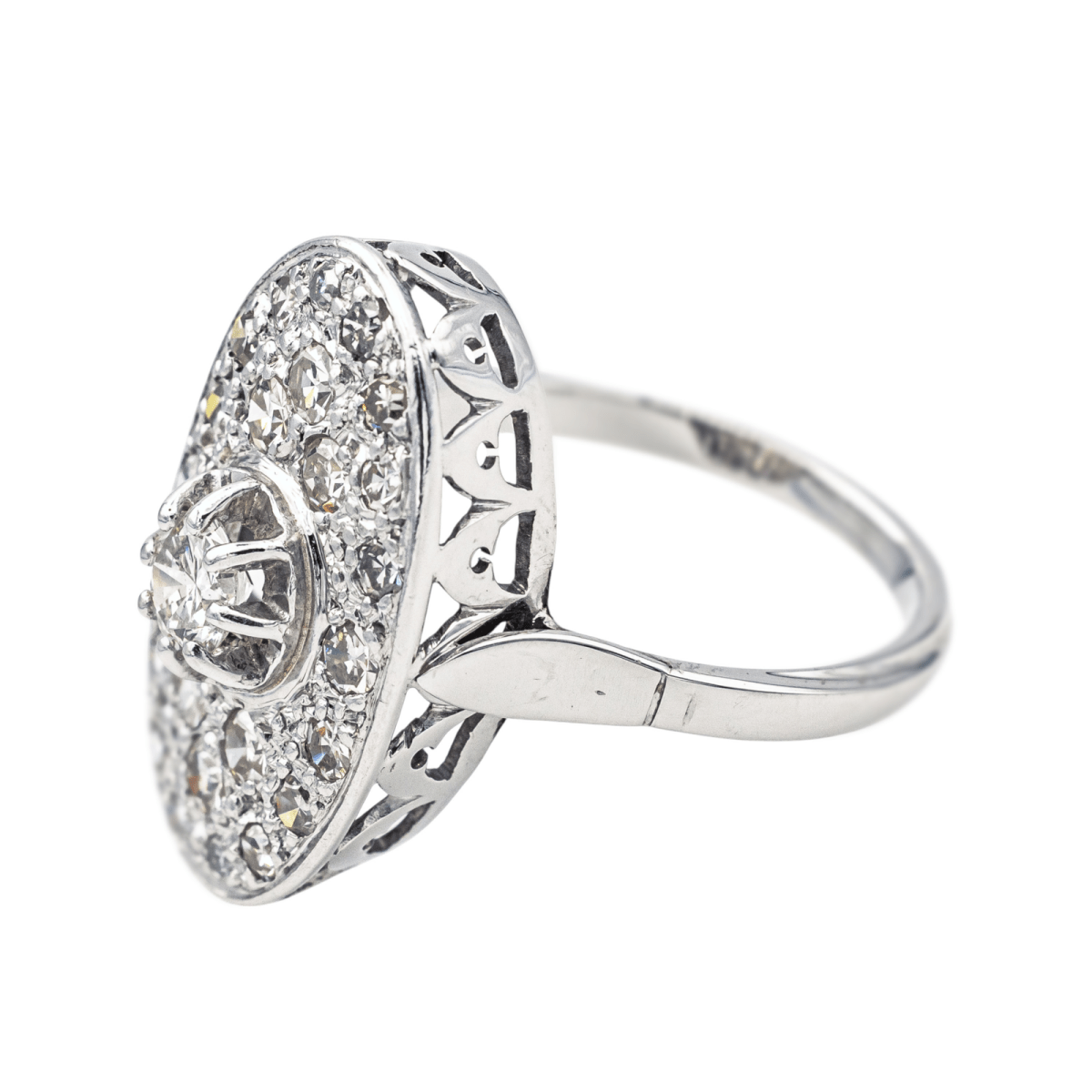 Bague Marquise en or blanc, platine et diamants - Castafiore